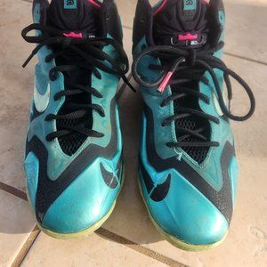 Nike Lebron XI South Beach Youth size 6Y